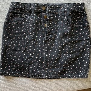 Billabong / Cute as a Button Denim Skirt / Size 29